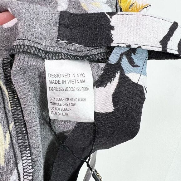 Yumi Kim Liz Romper Womens Small Love Triangle Black Floral Wrap Front One Piece - Picture 8 of 12